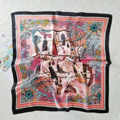 hedvábný šátek Barevný zdobný v dárkovém balení – Sleviste.cz