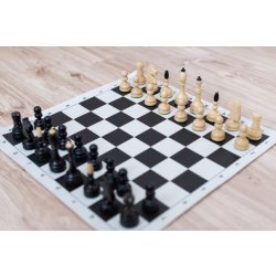 Česká šachová souprava klubovka s černou šachovnicí