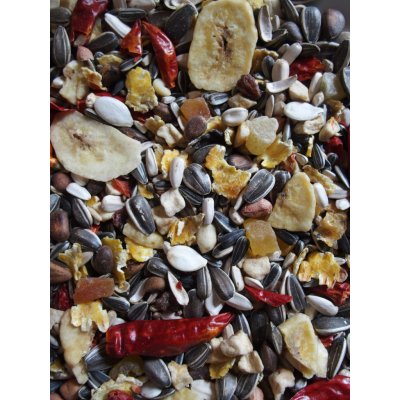 HobbyFirst Směs s ovocem a chilli papričkami premium pro papoušky 1 Kg – Zboží Dáma