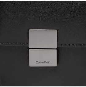 Calvin Klein brašna Iconic Hardware Cube Reporter S K50K510246 BAX
