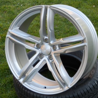 Wheelworld 2DRV WH11 8,5x19 5x112 ET35 arctic silver – Hledejceny.cz