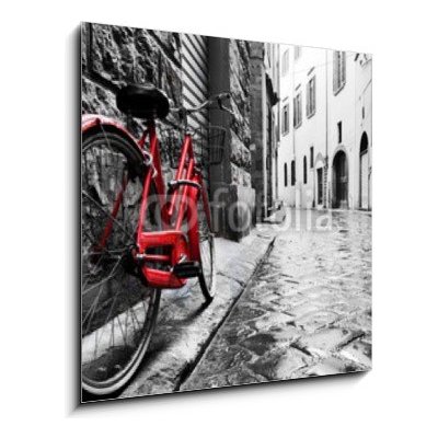 Obraz 1D - 50 x 50 cm - Retro vintage red bike on cobblestone street in the old town. Color in black and white Retro vinobraní červené kolo na dlážděné ulici ve starém m – Zbozi.Blesk.cz