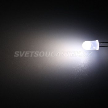 Hebei LED 5mm stud. bílá 4000mcd 70° difúzní 560PWD