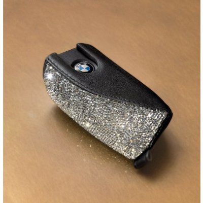 Klíčenka BMW Kožené pouzdro na klíč s krystaly Swarovski – Sleviste.cz