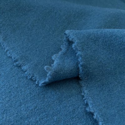 Valchovaný loden/petrolejová vařená virgin 100% virgin vlna, Itálie výroba – Sleviste.cz