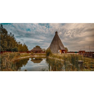 Romantický pobyt s polopenzí wellness a piknikem pro dva – Zboží Dáma