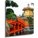 Skleněný obraz 1D - 50 x 50 cm - The Golden pavilion and red bridge in Nan Lian Garden, Hong Kong Zlatý pavilon a červený most v Nan Lian Garden, Hong Kong – Hledejceny.cz