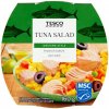 Rybí specialita Tesco tuňákový salát s kukuřicí, mrkví, nakládanými okurkami a černými olivami 160 g