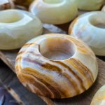 Mini svícen z přírodního kamene na čajovou svíčku – Zboží Dáma