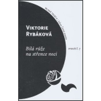 Bílá růže na střence noci Rybáková Viktorie