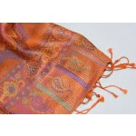Hedvábná šála Jamawar velká oranžová s ornamenty – Zboží Dáma