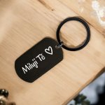 Přívěsek na klíče Ahome Kovová černá Miluji tě – Sleviste.cz