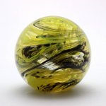 Artcristal Bohemia Skleněné těžítko koule - duhové, Žlutá / Černá | České sklo z rodinné sklárny – Sleviste.cz