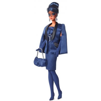 Mattel Barbie v safírově modré róbě HRM60 – Sleviste.cz