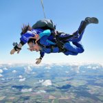 Tandemový seskok padákem Liberec – Zboží Mobilmania