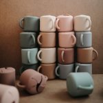 Mushie silikonový hrneček na svačinu Blush – Zboží Dáma