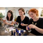 Zážitkový kurz parfumerie ArtPerfume: Vytvořte si vlastní originální parfém – Hledejceny.cz