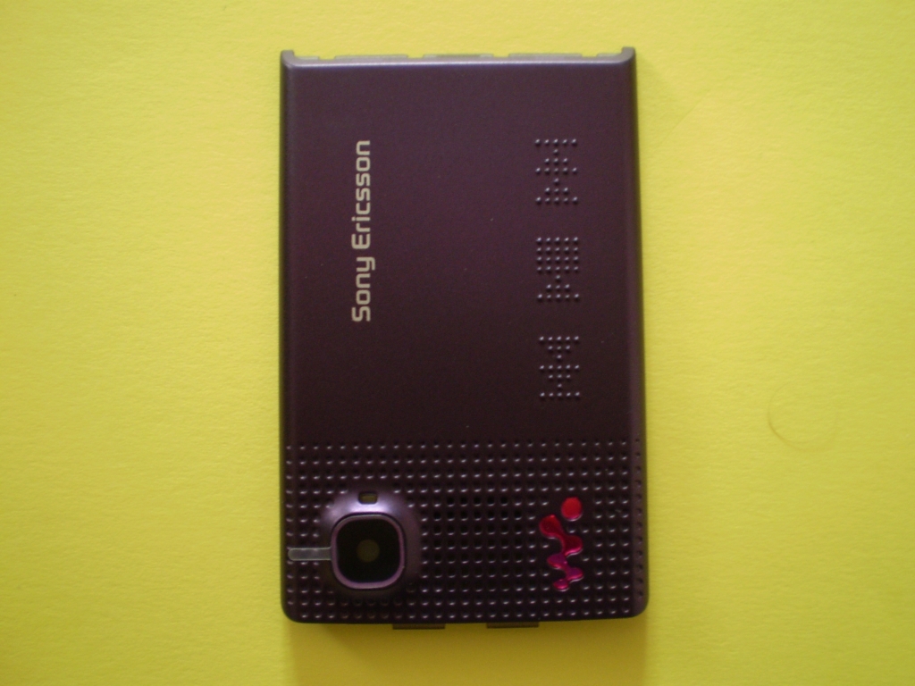 Kryt Sony Ericsson W380i zadní fialový