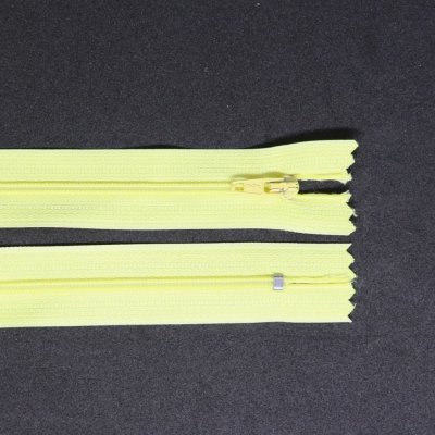 Spirálový zip, šíře 3 mm, délka 65 cm, žlutá – Zboží Mobilmania