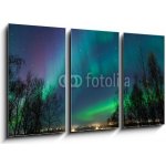 Obraz 3D třídílný - 90 x 50 cm - Northern Lights over City Severní světla nad městem – Sleviste.cz