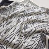 Šátek hedvábný šátek černo-bílé linie v dárkovém balení