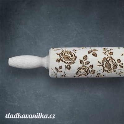 Malý embosovaný váleček - divoké růže – Sleviste.cz