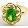 Prsteny Klenoty Budín Dámský zlatý prsten se zirkony a zeleným smaragdem H430