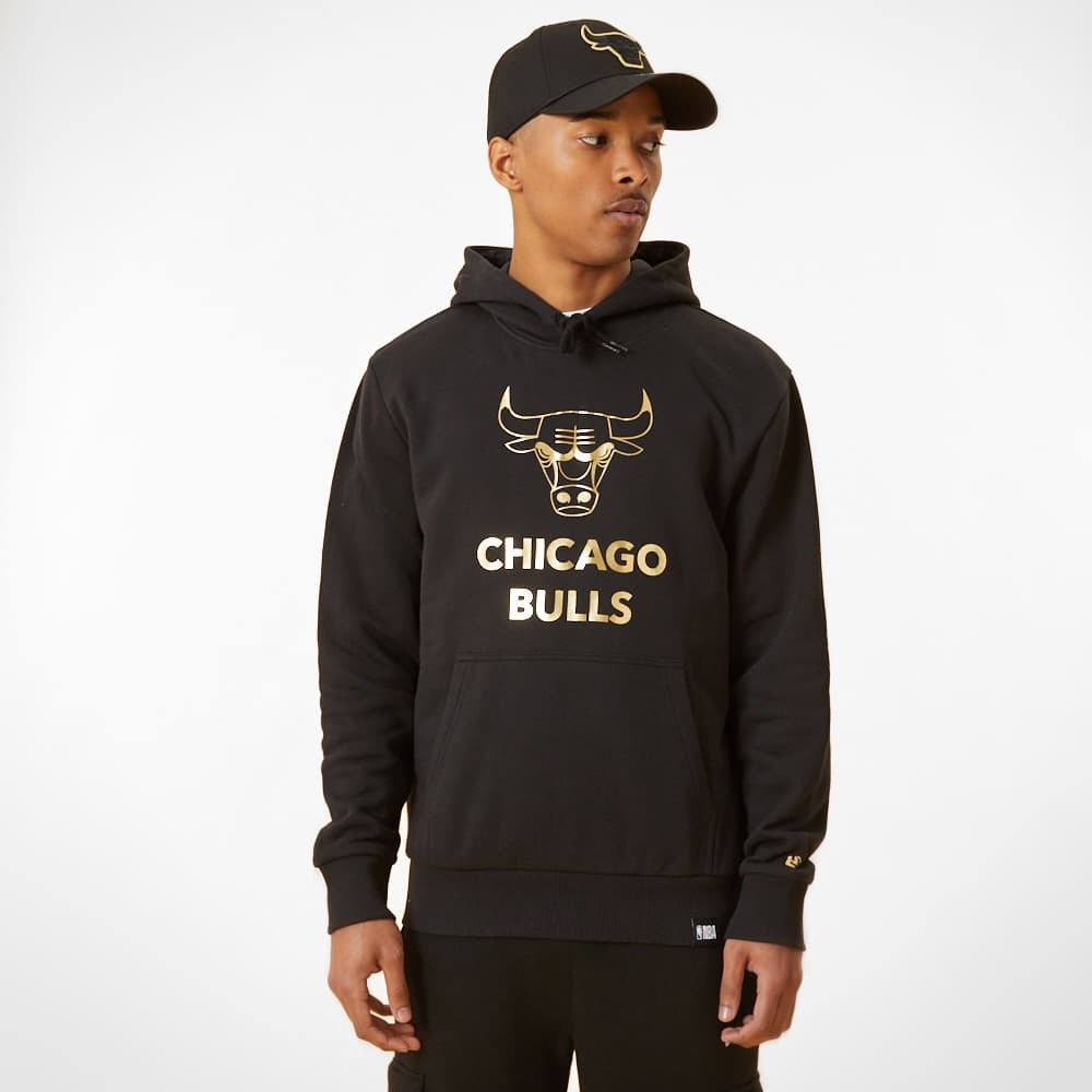 New Era Chicago Bulls Metallic Logo Black Hoodie černá