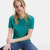 Dámská Trička Tommy Hilfiger Tommy Jeans CROPPED BADGE TEE zelené