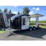 Debon C1000® černý – uzavřený skříňový přívěs