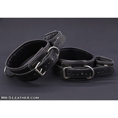 Mr. S Leather Locking Thigh to Wrist Restraints kožená pouta na stehna a ruce – Zboží Mobilmania