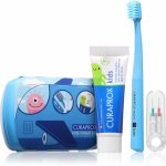 CURAPROX Kids travel set modrý 1x zubní kartáček, 2x mezizubní kartáček CPS, 1x zubní pasta máta 6+ 10 ml, 1x nálepka – Zbozi.Blesk.cz