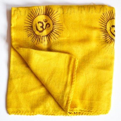 Šátek mantra žlutá – Zboží Mobilmania