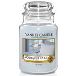 Yankee Candle A Calm & Quiet Place - Klidné a tiché místo vonná svíčka Classic velká sklo 623 g