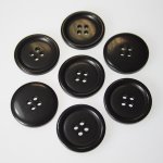 Knoflík černohnědý K44-3, průměr 28 mm. – Zboží Dáma