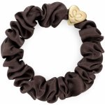 By Eloise London Gold Heart Silk Scrunchie barva Mocha – Sleviste.cz