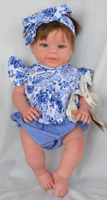 Lamagik Realistické miminko holčička Paula s modro-bílou mašlí Realistická miminka