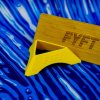 Hra a hlavolam FYFT stojánek na kostku vytištěný na 3D tiskárně Žlutá
