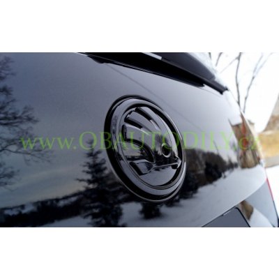ŠKODA YETI facelift-ZADNÍ ZNAK NOVÉ LOGO v originál Škoda barvě BLACK MAGIC (F9R) YET-ZNK-BLK-RR – Zboží Mobilmania