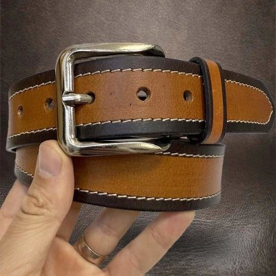 Pánský prošívaný kožený pásek COMBO Leather sv. hnědá tm. hnědá s monogramem ražba Luxusní pánský kožený pásek s vlastním monogramem – Zboží Dáma