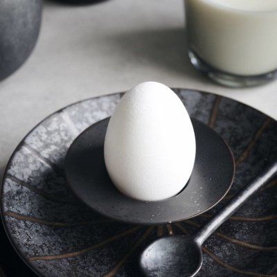 House Doctor Porcelánový stojánek na vejce Pion Black set 4 ks – Zboží Mobilmania