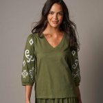 Halenka s 3/4 vyšívanými rukávy khaki/režná – Zboží Mobilmania