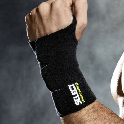 Select WRIST SUPPORT 6701 Bandáž na zápěstí černá – Hledejceny.cz