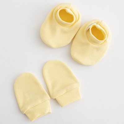 New Baby Casually dressed kojenecký bavlněný set-capáčky a rukavičky žlutá