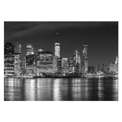 Weblux 94054059 Fototapeta papír Black and white New York City at night panoramic picture Černobílé New York City v noci panoramatický obrázek USA. rozměry 184 x 128 cm – Sleviste.cz