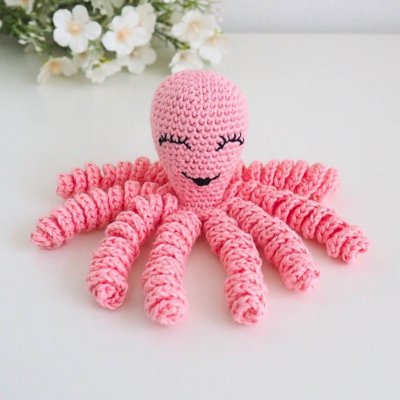 Handmade háčkovaná chobotnička pro miminko růžová