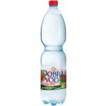 Dobrá voda Jemně perlivá s příchutí lesní jahoda 1,5 l – Hledejceny.cz