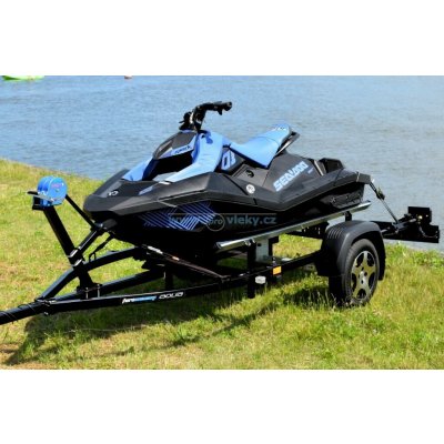 FARO Přívěs pro lodě AQUA TOP 5,2m 750kg Alu kola, černý rám – Sleviste.cz