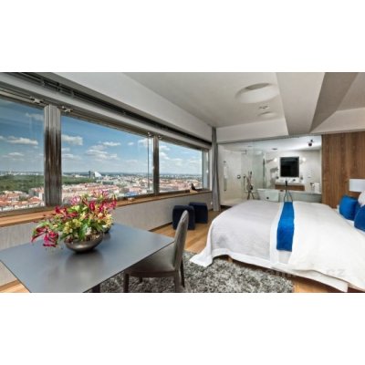 Luxusní noc nad Prahou – Hledejceny.cz