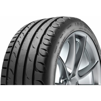 Taurus UHP 245/40 R18 97Y